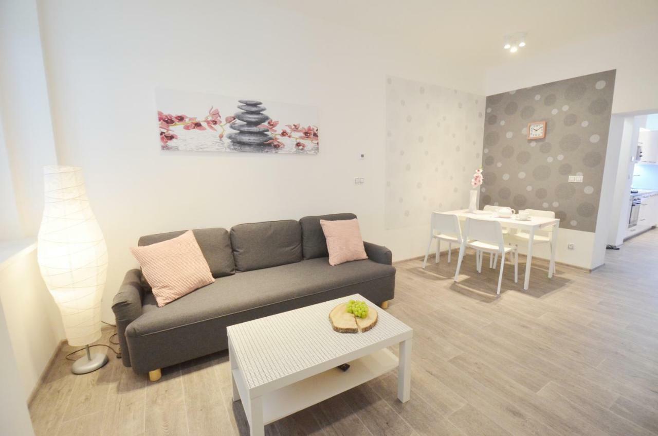 Apartmány Jízdárenská KLV Exterior foto